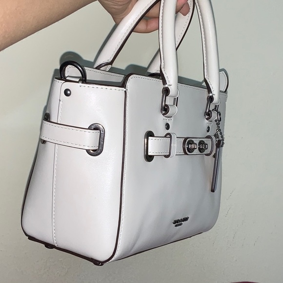 Coach Womens Creamish Handbag | Adjustable Strap | Used once, in great condition - Picture 4 of 5